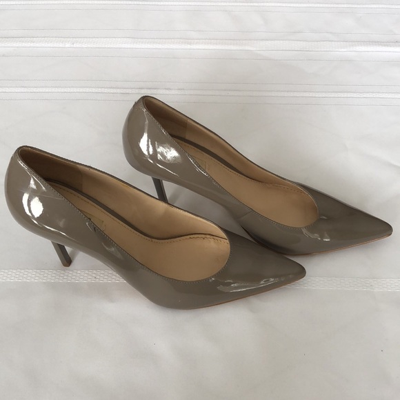 Guess Neutral Tone shoes - Picture 2 of 5